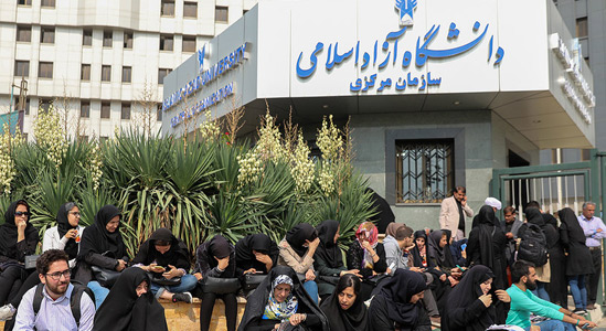 دانشجویان قربانی اختلافات دانشگاه آزاد و وزارت بهداشت / کمیسیون آموزش و تحقیقات به دادخواهی از داوطلبان پزشکی آمد 