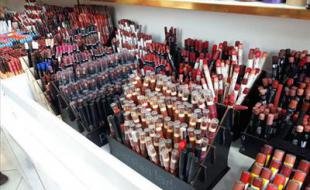 کشف ۳۹ هزار قلم لوازم آرایشی احتکار شده در کرمانشاه