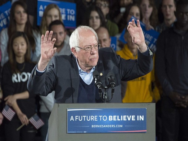 سندرز ترامپ را تهدید کرد/ پلوسی: اخراج سشنز اقدامی رسوا بود