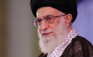 نماز جامعه را به صلاح و سداد در زبان و عمل می‌کشاند