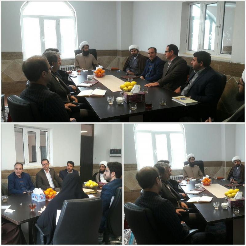 همایش وحدت حوزه و دانشگاه در شهرستان اسلام آباد غرب برگزار می شود همایش وحدت حوزه و دانشگاه در شهرستان اسلام آباد غرب برگزار می شود