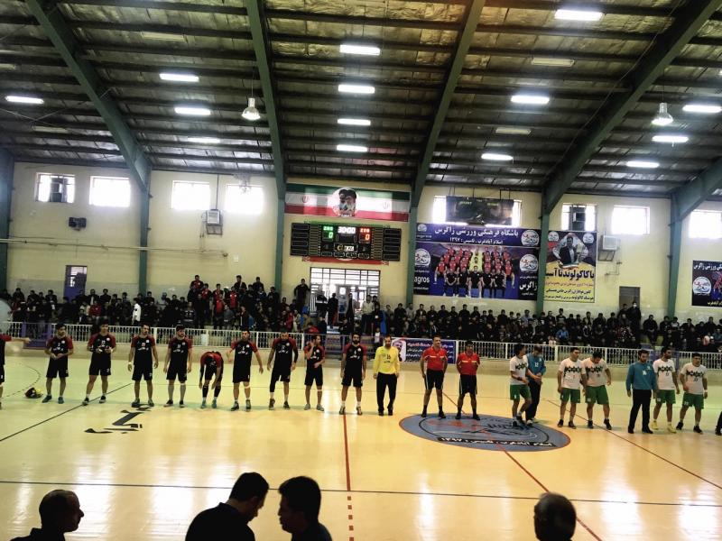زاگرس اسلام آبادغرب موفق به كسب مقام قهرمانى نيم فصل ليگ برتر هندبال كشور شد/لزوم حمایت های بیشتر مسئولین از هندبال زاگرس 