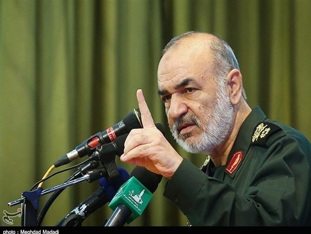 ملت ایران می تواند در برابر فشار خطرناک قدرت های بزرگ بایستد