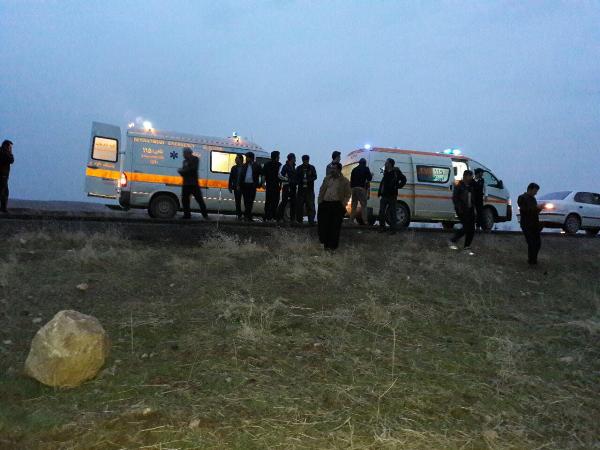 4 حادثه رانندگی در اسلام آبادغرب 5 کشته برجای گذاشت