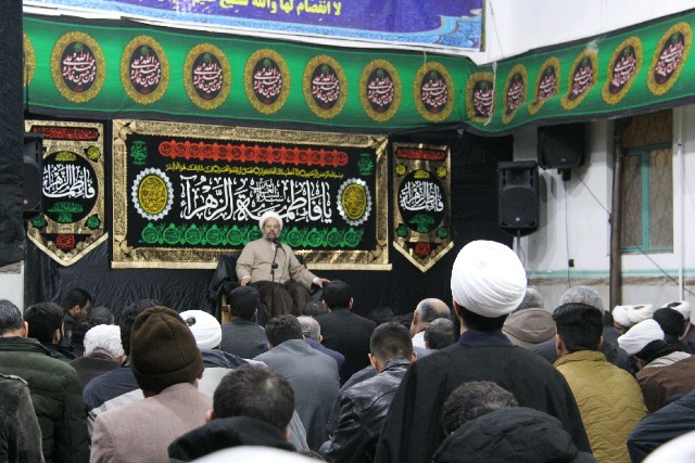  مراسم عزاداری ایام فاطمیه اول در اسلام آبادغرب+تصاویر