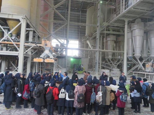 بازدید دانش آموزان اسلام آبادغرب از کارخانه کاشی کاژه+تصاویر بازدید دانش آموزان اسلام آبادغرب از کارخانه کاشی کاژه+تصاویر