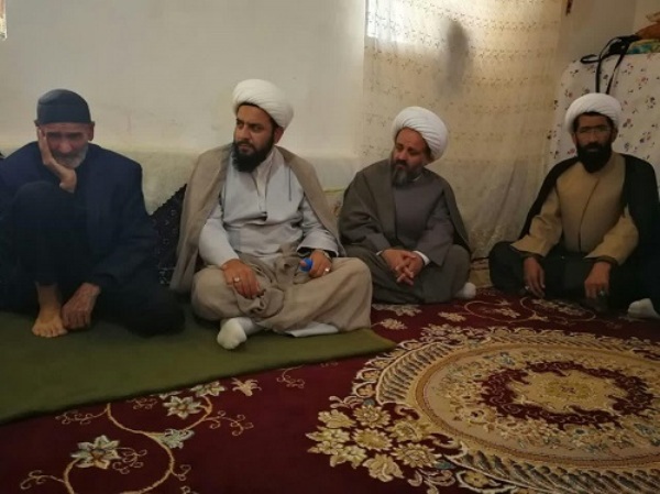 دیدار مسئولان فرهنگی اسلام آباد غرب با خانواده شهید طلبه همدانی+تصاویر دیدار مسئولان فرهنگی اسلام آباد غرب با خانواده شهید طلبه همدانی+تصاویر