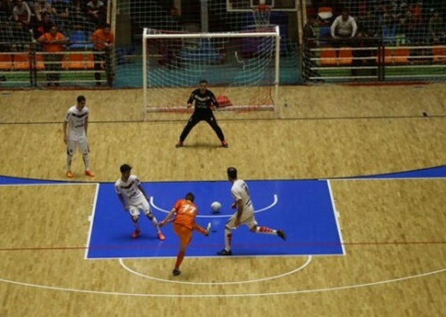 مسابقات فوتسال جام رمضان با حضور دانشگاههای غرب استان در اسلام آبادغرب