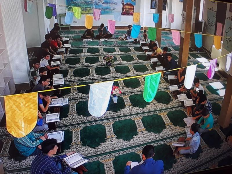 برگزاری محفل انس با قرآن به مناسبت آغاز دهه کرامت 