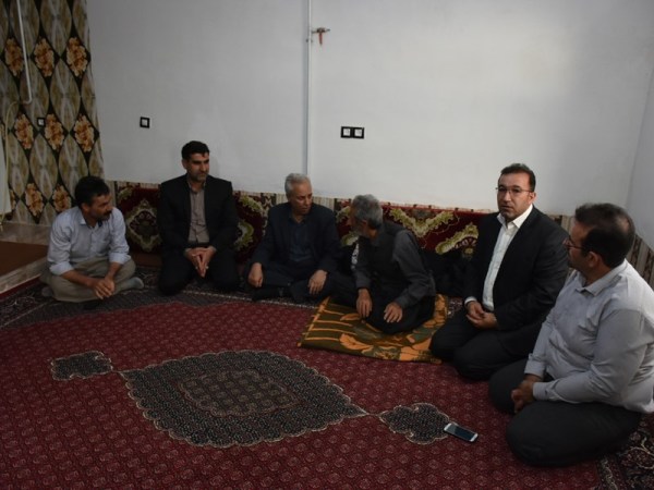 بازدید مسئولین شهرستان از منازل بازسازی شده مددجویان کمیته امداد در حومه شمالی اسلام آبادغرب 