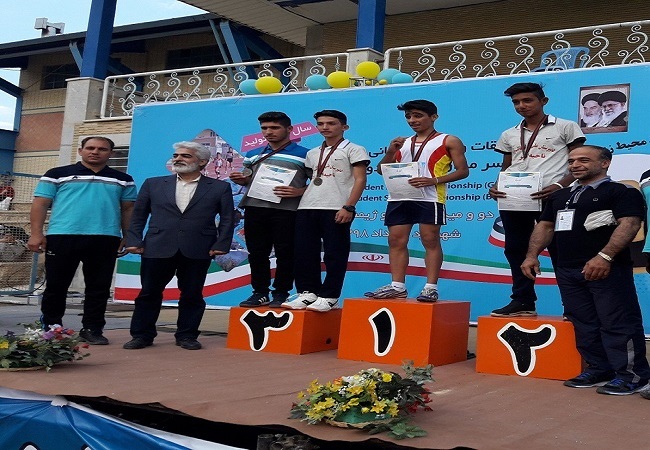 دانش آموز دونده اسلام آبادی در مسابقات قهرمانی دانش آموزی رکورد ایران راجابجا کرد