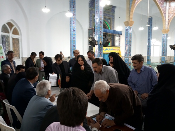 برگزاری میز خدمت در اسلام آبادغرب+تصاویر