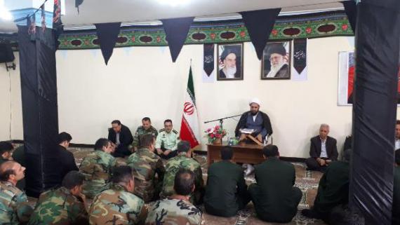 دیدار نیروهای مسلح اسلام آبادغرب با امام جمعه شهرستان+تصاویر