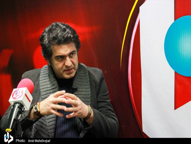 هنرمند با هنری که دارد می تواند زبان مردم باشد/ مطالبه‌گری باید بدون توهین و در چارچوب قوانین باشد