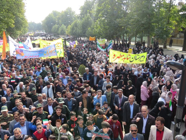 راهپیمایی 13 آبان با فریاد " مرگ بر آمریکا " در اسلام آبادغرب برگزار شد+تصاویر