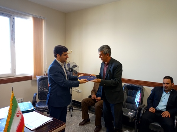 تقدیر از خادمان موکب زائرسرای قتیل العبرات دادگستری اسلام آبادغرب +تصاویر تقدیر از خادمان موکب زائرسرای قتیل العبرات دادگستری اسلام آبادغرب +تصاویر