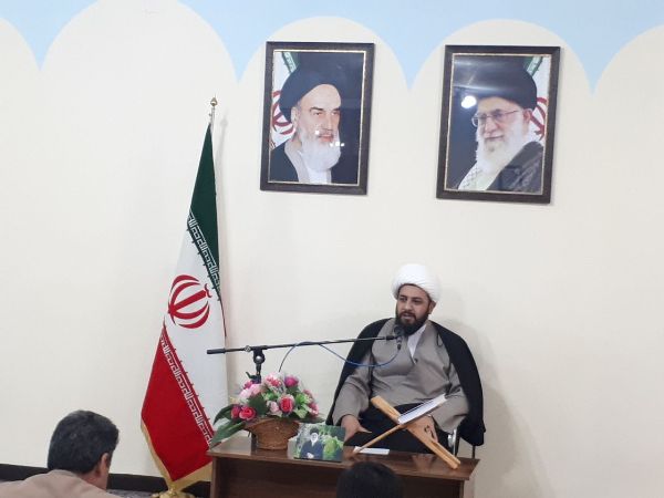 اگرتحلیل فتنه ۸۸ را فقط به یک اعتراض انتخاباتی تقلیل دهیم به انقلاب ظلم کرده ایم/هدف دشمنان راه انداختن انقلاب مخملی بود