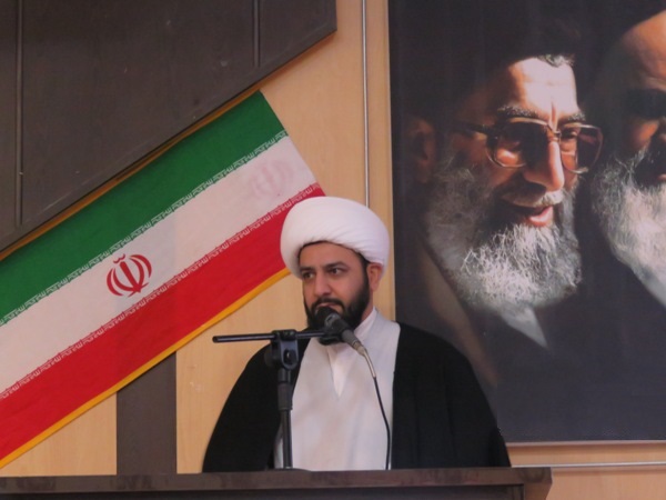 مسئولیت پذیری سردار حاجی‌زاده برای مردم و مسئولین می تواند درس بزرگی باشد/ استکبار بدنبال اختلاف افکنی است