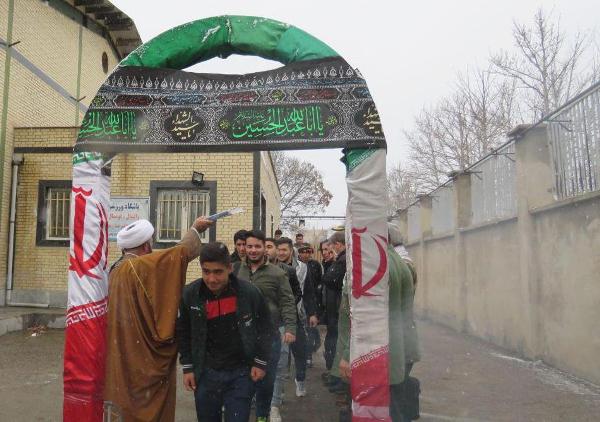 اعزام کاروان راهیان نور دانش آموزان اسلام آبادغرب به مناطق عملیاتی غرب کشور+تصاویر