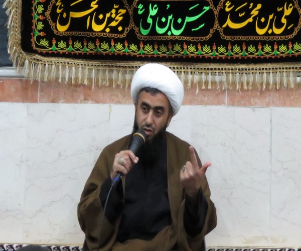 قرآن راهنمای زندگی ما مسلمانان است/چشم بسته به نظام و انقلاب خیانت نکنیم قرآن راهنمای زندگی ما مسلمانان است/چشم بسته به نظام و انقلاب خیانت نکنیم