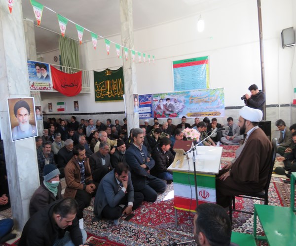 برگزاری میز خدمت و جشن انقلاب در دهستان شیان اسلام آبادغرب+تصاویر