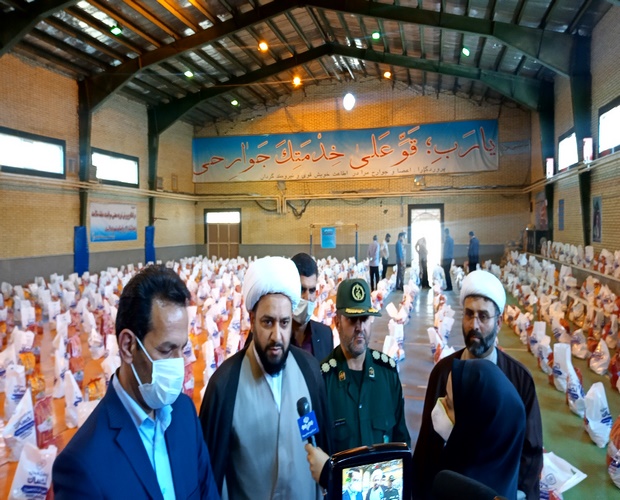 توزیع 1500 سبد معیشتی در اسلام آبادغرب+تصاویر 