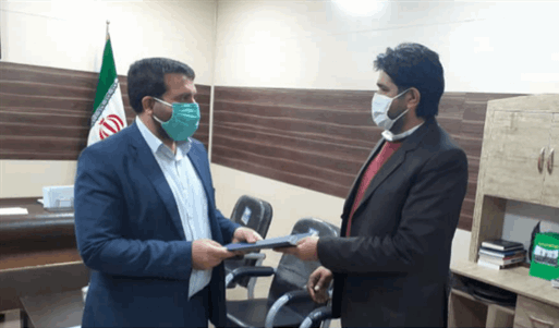 تقدیر از دهیار روستای دوستدار کتاب و برندگان مسابقه کتابخوانی در اسلام آبادغرب