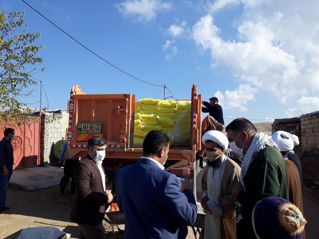 توزیع 200 کیسه آرد در قالب رزمایش کمک مومنانه در روستاهای محروم بخش حمیل