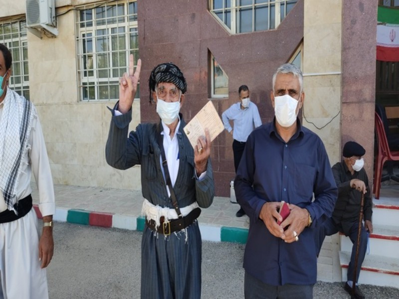 حضور پرشور مردم اسلام آبادغرب پای صندوقهای رای حضور پرشور مردم اسلام آبادغرب پای صندوقهای رای
