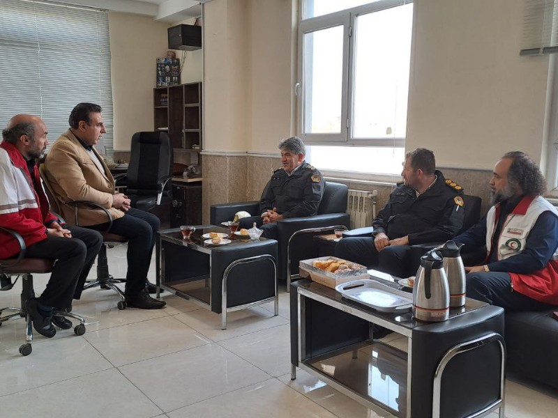 نشست رؤسای دو محور پلیس راه خسروی و پلدختر با سرپرست جمعیت هلال احمر اسلام آبادغرب