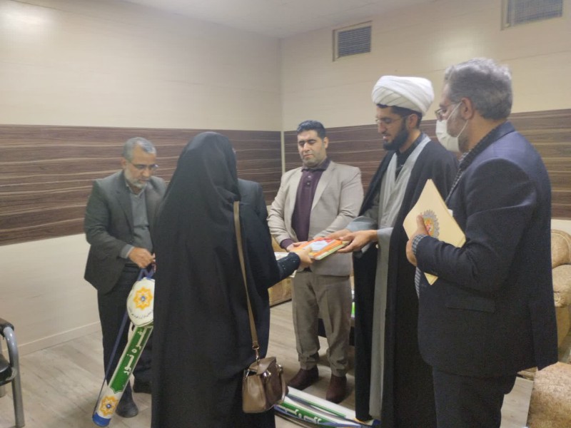 تجلیل از بانوان فعال در عرصه فرهنگ، هنر و رسانه در شهرستان اسلام آبادغرب+عکس