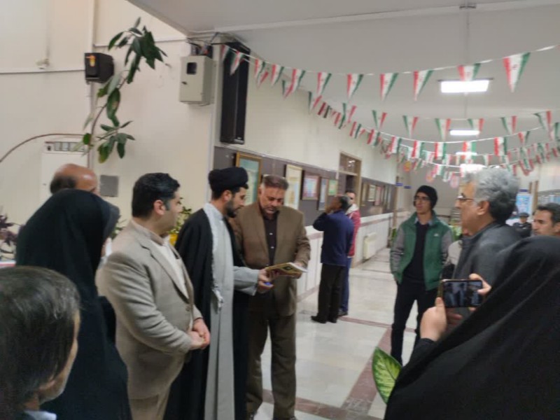 نمایشگاه هنرهای تجسمی در اسلام‌آبادغرب افتتاح شد