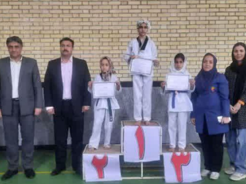 مسابقات چند جانبه قهرمانی تکواندو دانش‌آموزی دختران شهرستان‌های غرب استان در اسلام‌آبادغرب