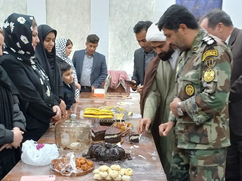 جشنواره مهارت آموزی شیرینی‌پزی در کوی سازمانی تیپ ۱۸۱ اسلام‌آبادغرب