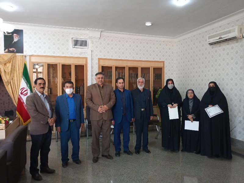 تجلیل از فرزندان شاهد شاغل در فرمانداری اسلام‌آبادغرب+تصاویر