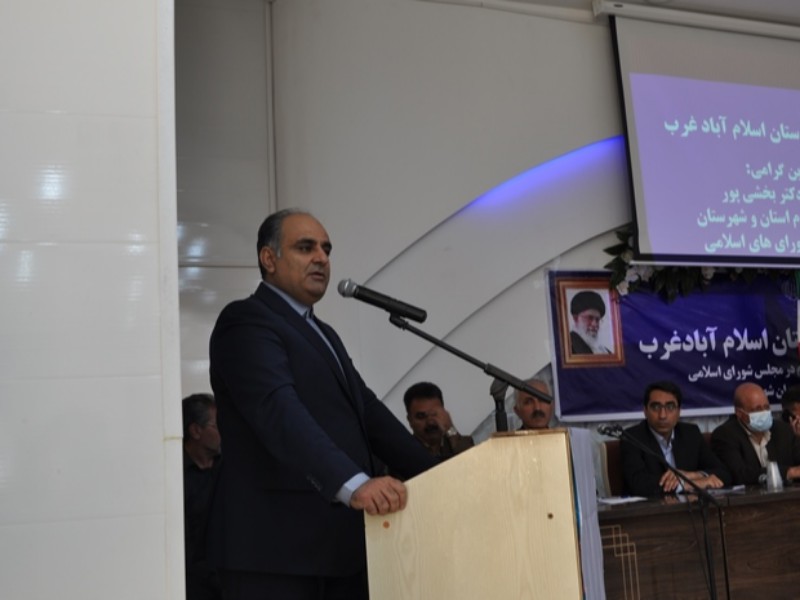 اقدامات مجلس و دولت در راستای رفع دغدغه های معیشتی مردم است/بین مردم و مسئولین فاصله ای نیست؛مسئولین خادم مردمند