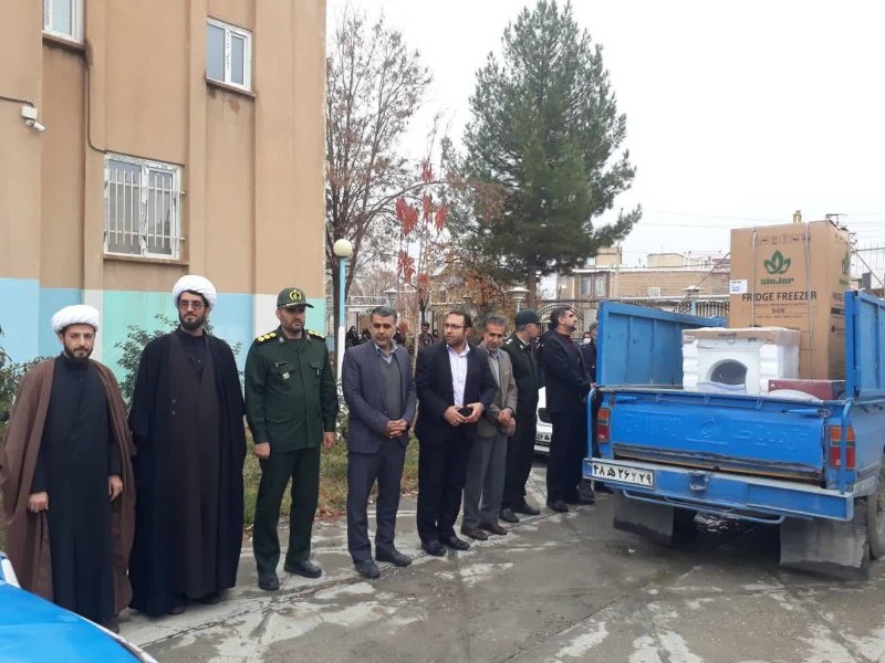 اهدای ۴۶ مورد جهیزیه به زوج های جوان تحت حمایت کمیته امداد اسلام آبادغرب+تصاویر