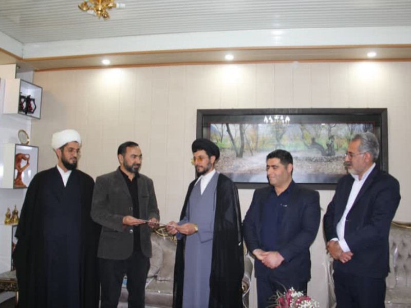 تجلیل از هنرمند و عکاس پیشکسوت اسلام‌آبادی به مناسبت هفته هنر انقلاب اسلامی