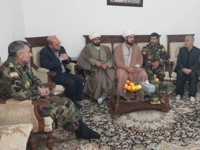 تکریم مادران و همسران شهدا در دالاهو