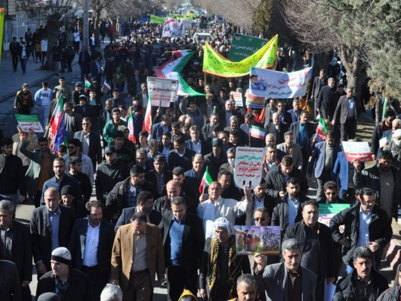راهپیمایی باشکوه مردم اسلام‌آبادغرب در یوم‌الله 22 بهمن