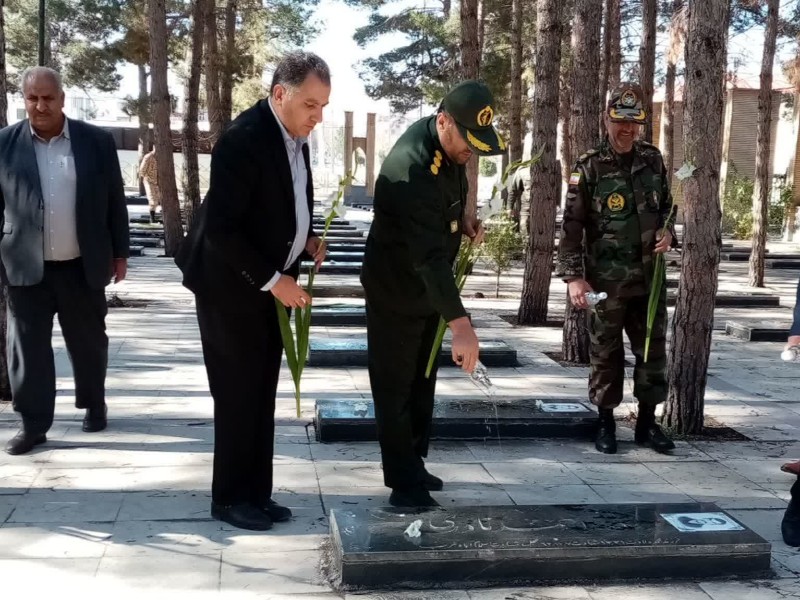 به مناسبت سالروز تآسیس بنیادشهید و روز بزرگداشت شهدا ء به مناسبت سالروز تآسیس بنیادشهید و روز بزرگداشت شهدا ء