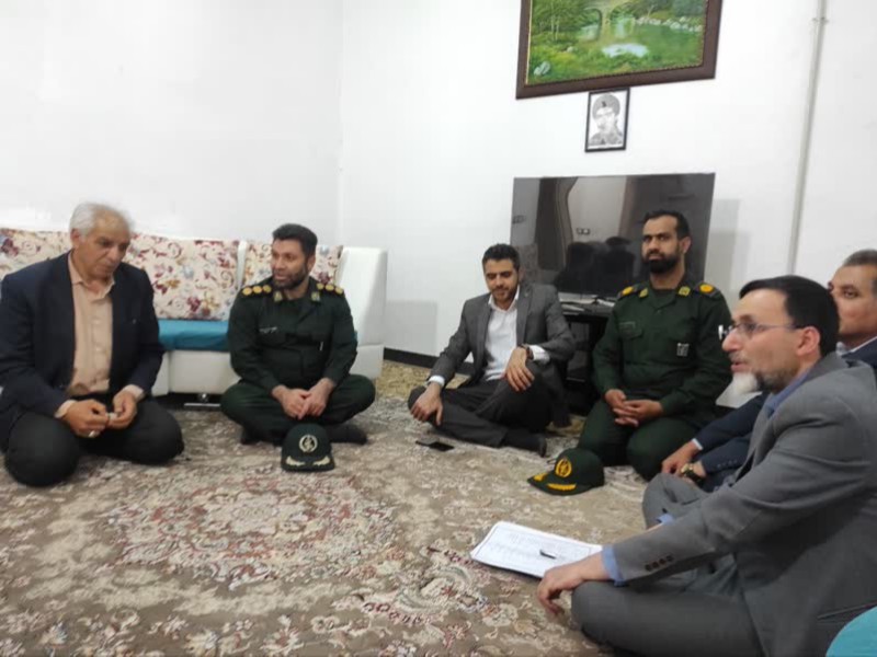 تکریم‌ و تجلیل از خانواده‌های معظم شاهد و ایثار‌گر اسلام‌آبادغرب+تصاویر