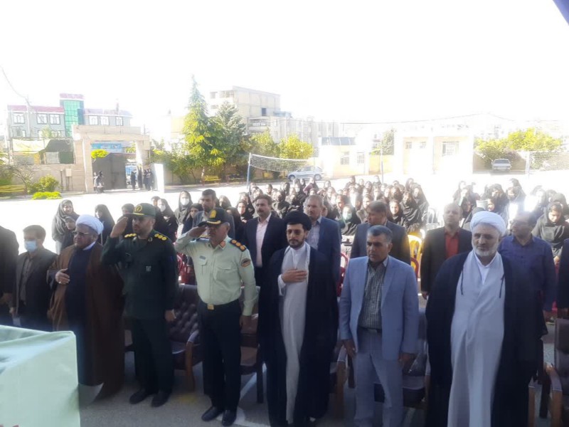 نواختن «زنگ سپاس» در مدارس اسلام آبادغرب+تصاویر