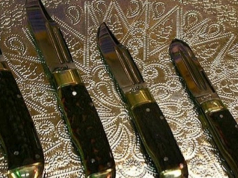 چاقوسازی هنری در نبرد با آتش و پولاد/ وعده ثبت ملی هنر سه‌هزار ساله دالاهونشینان