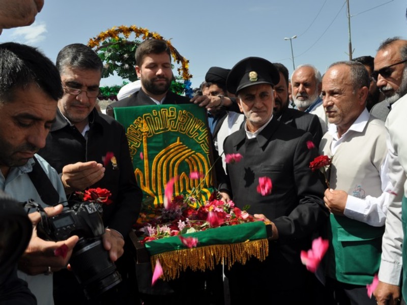 استقبال از کاروان خدام رضوی حامل پرچم متبرک امام رضا(ع) در اسلامآبادغرب+تصاویر استقبال از کاروان خدام رضوی حامل پرچم متبرک امام رضا(ع) در اسلامآبادغرب+تصاویر