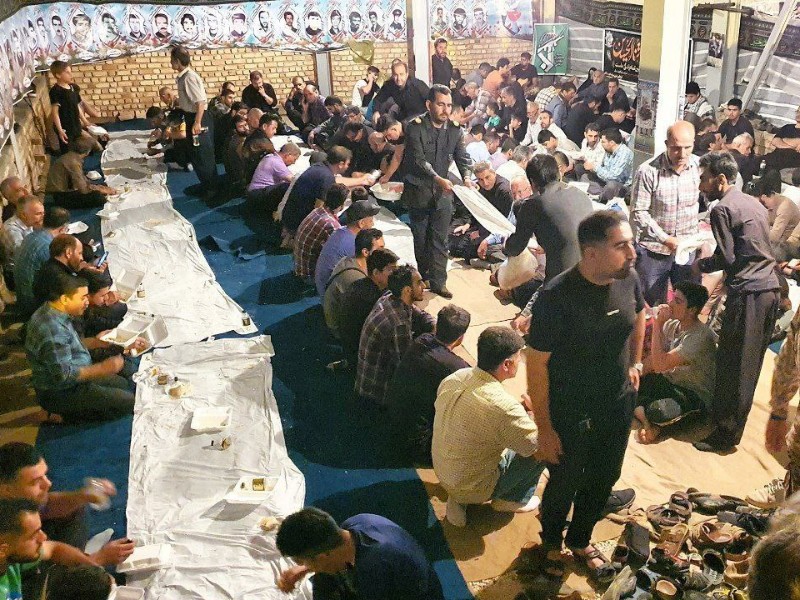 پذیرایی از زوار اربعین در موکب شهدای گمنام سپاه دالاهو پذیرایی از زوار اربعین در موکب شهدای گمنام سپاه دالاهو