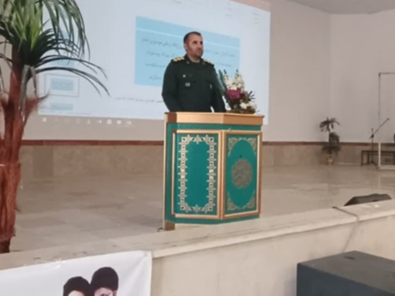 معلمان باید نسبت به افزایش آگاهی بخشی نسل جدید تلاش کنند