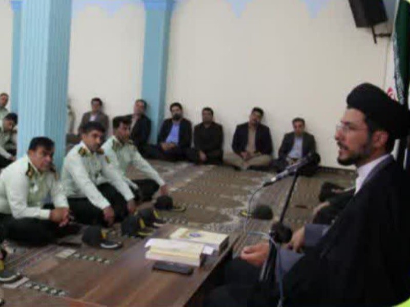 دیدار و تجدید میثاق فرماندهی و کارکنان انتظامی اسلام آبادغرب با امام جمعه شهرستان