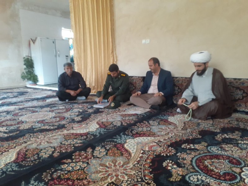 دیدار با خانواده شهدای بخش گهواره+عکس دیدار با خانواده شهدای بخش گهواره+عکس