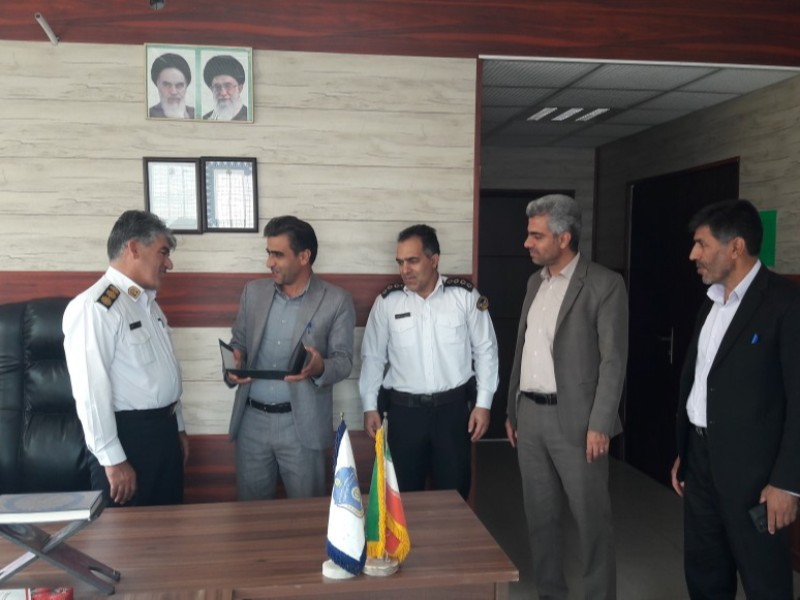 دیدار رئیس اداره آموزش و پرورش منطقه حمیل با فرماندهان حوزه انتظامی و پلیس راه منطقه
